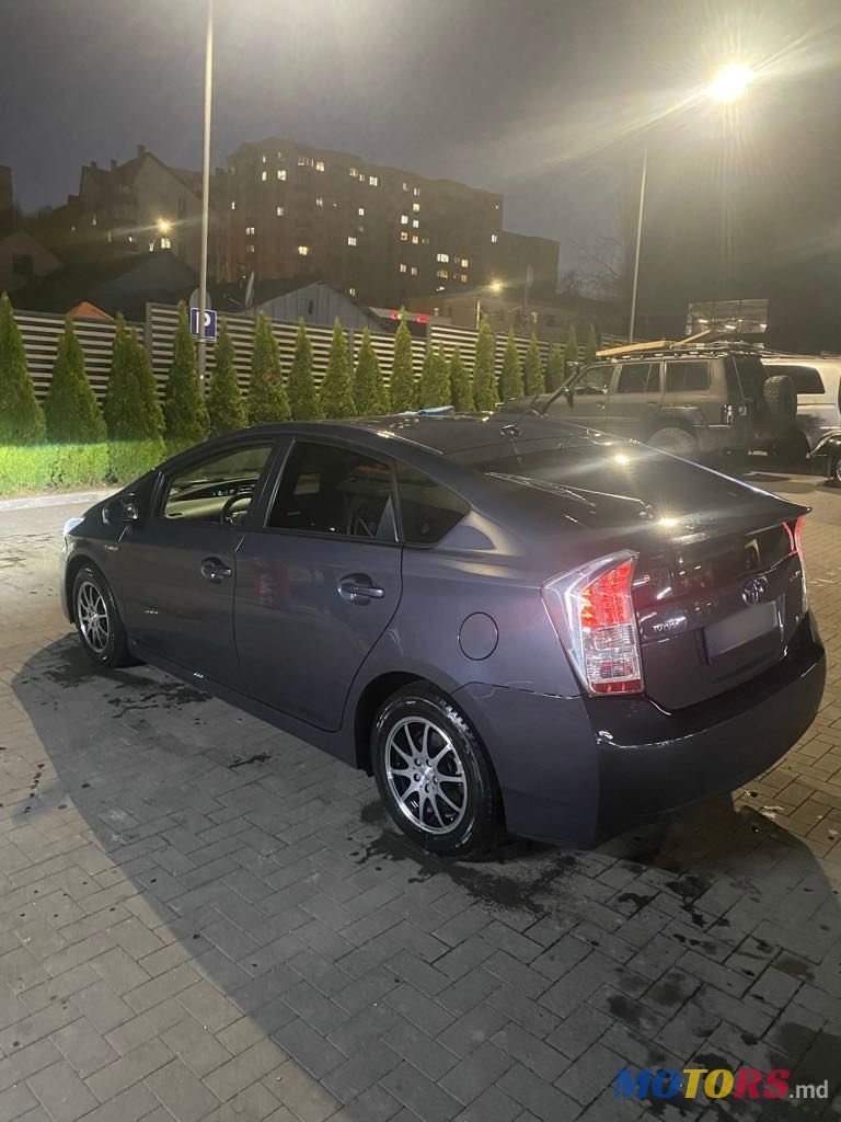 2011' Toyota Prius photo #4