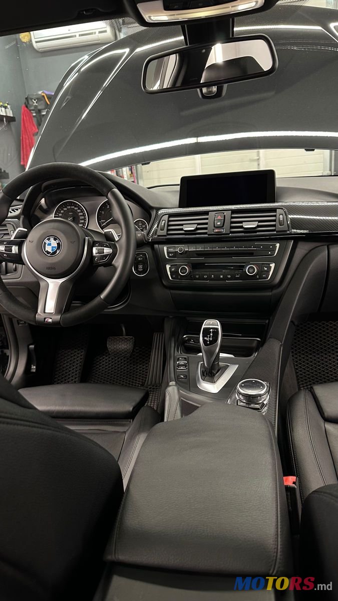 2013' BMW 3 Series photo #6