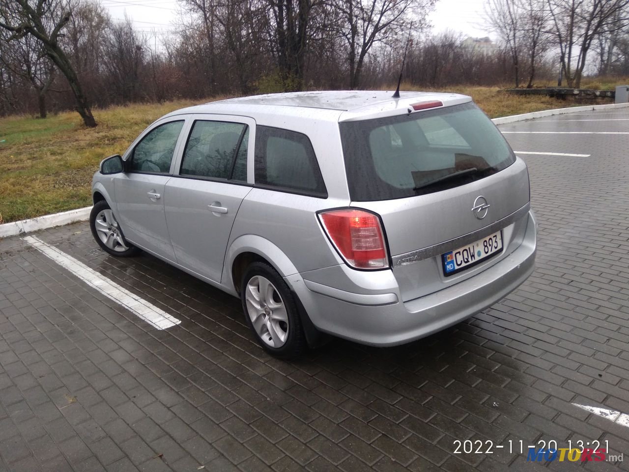 2012' Opel Astra photo #3