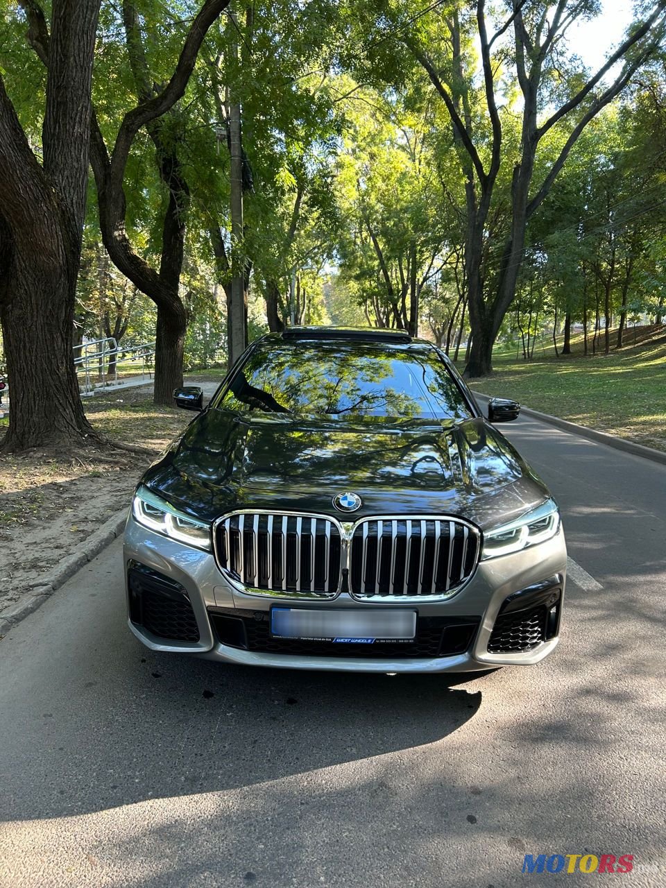 2021' BMW 7 Series photo #1