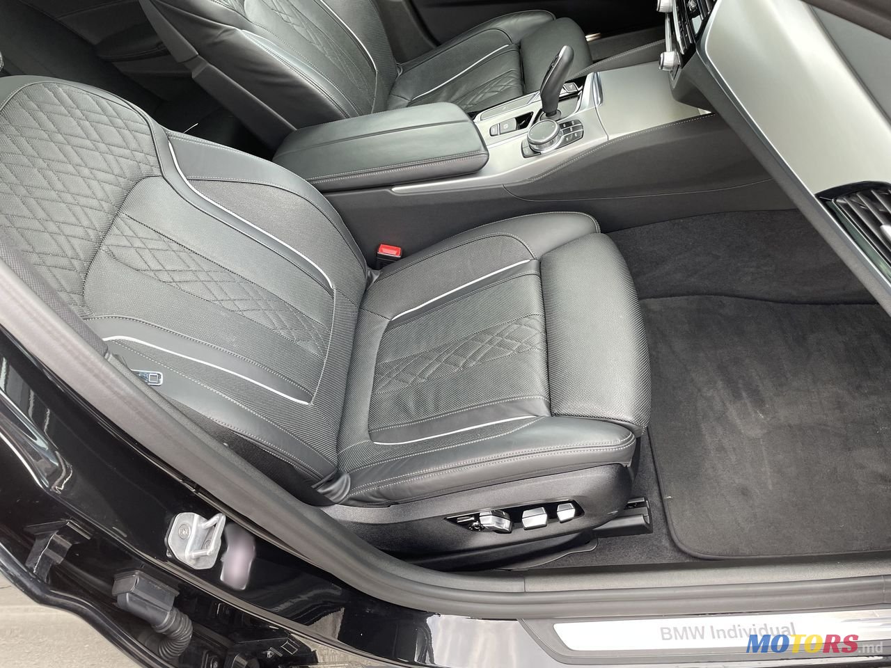 2018' BMW 5 Series photo #4