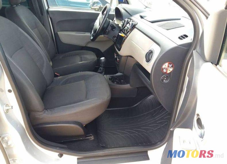 2012' Dacia Lodgy photo #3