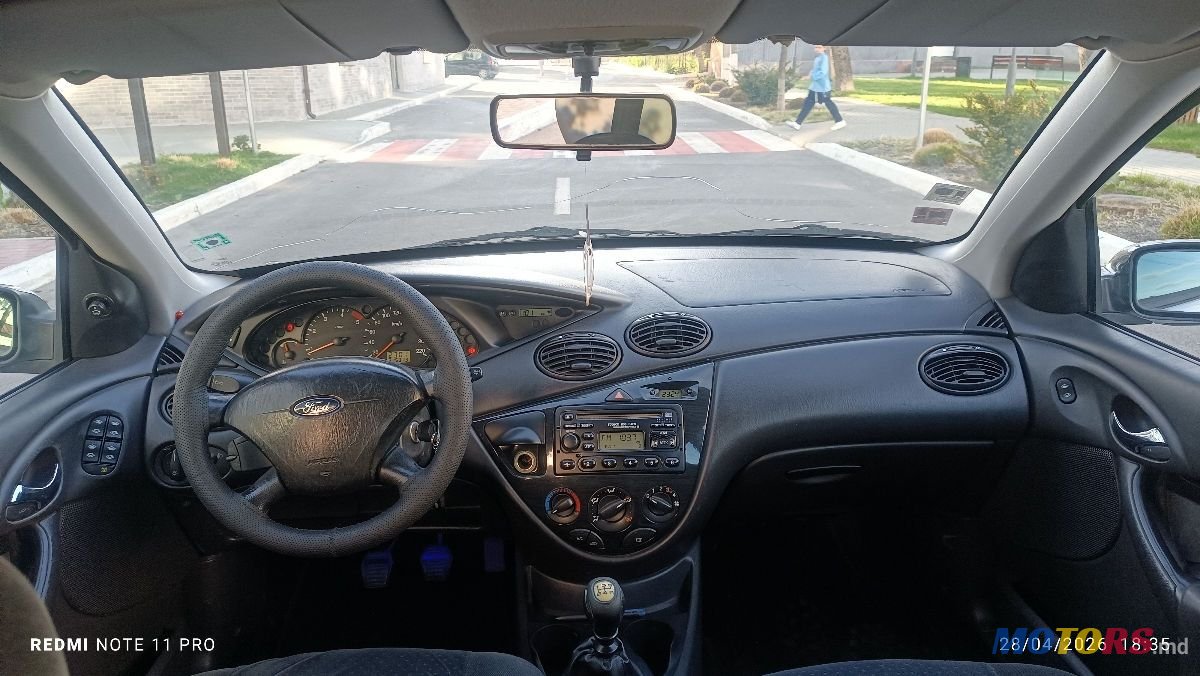 2004' Ford Focus photo #6