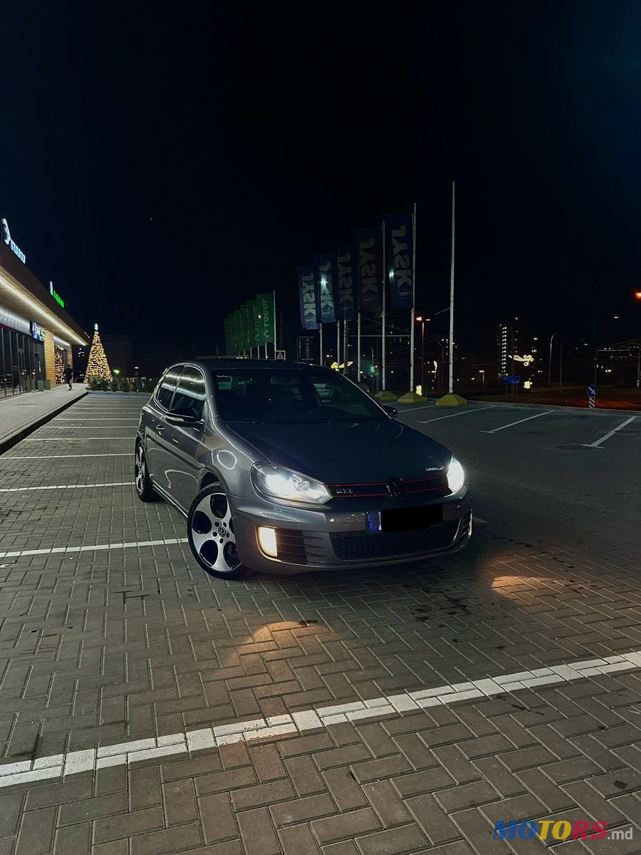 2010' Volkswagen Golf photo #2