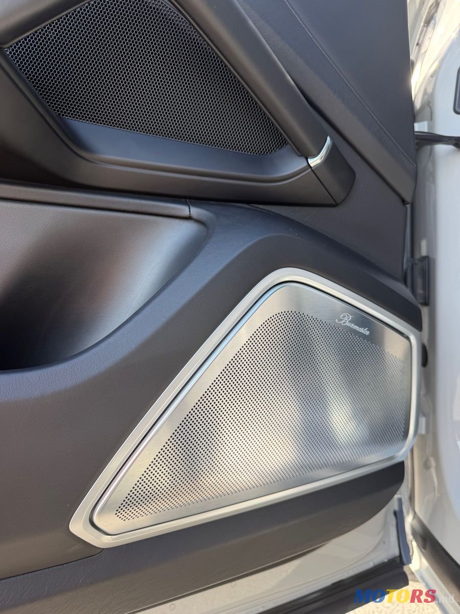 2020' Porsche Cayenne Coupe photo #5