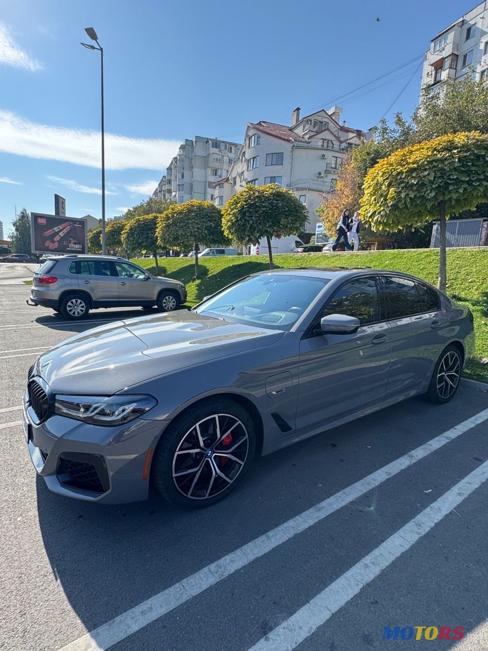 2022' BMW 5 Series photo #1