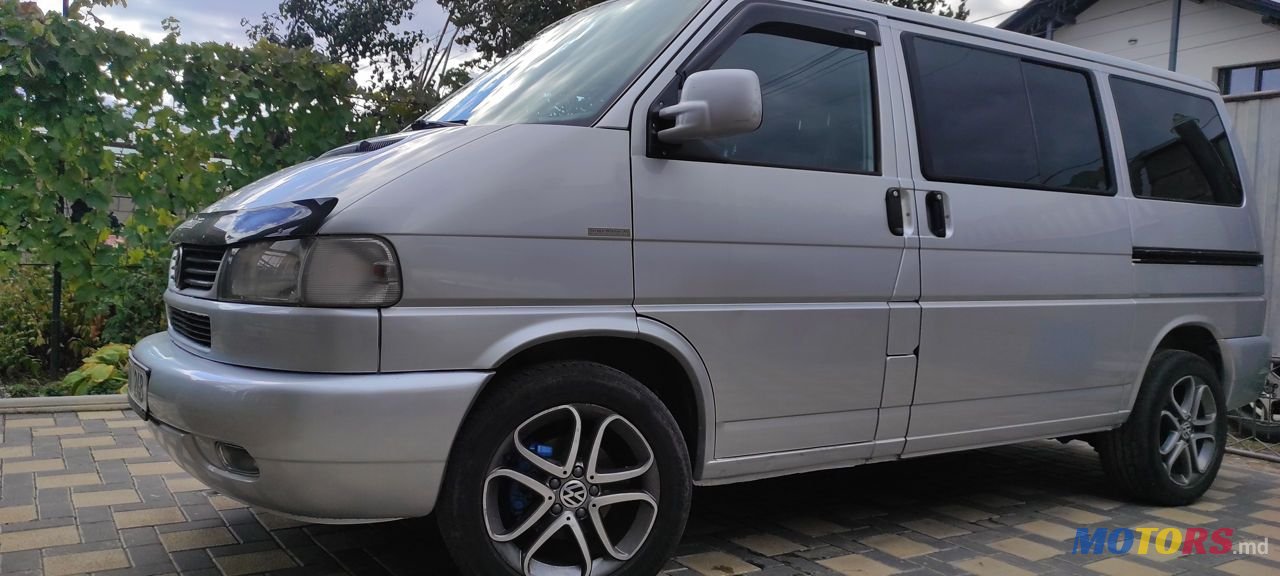 2001' Volkswagen Transporter photo #2