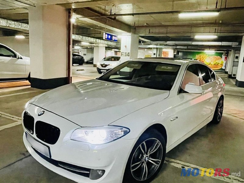 2013' BMW 5 Series photo #2