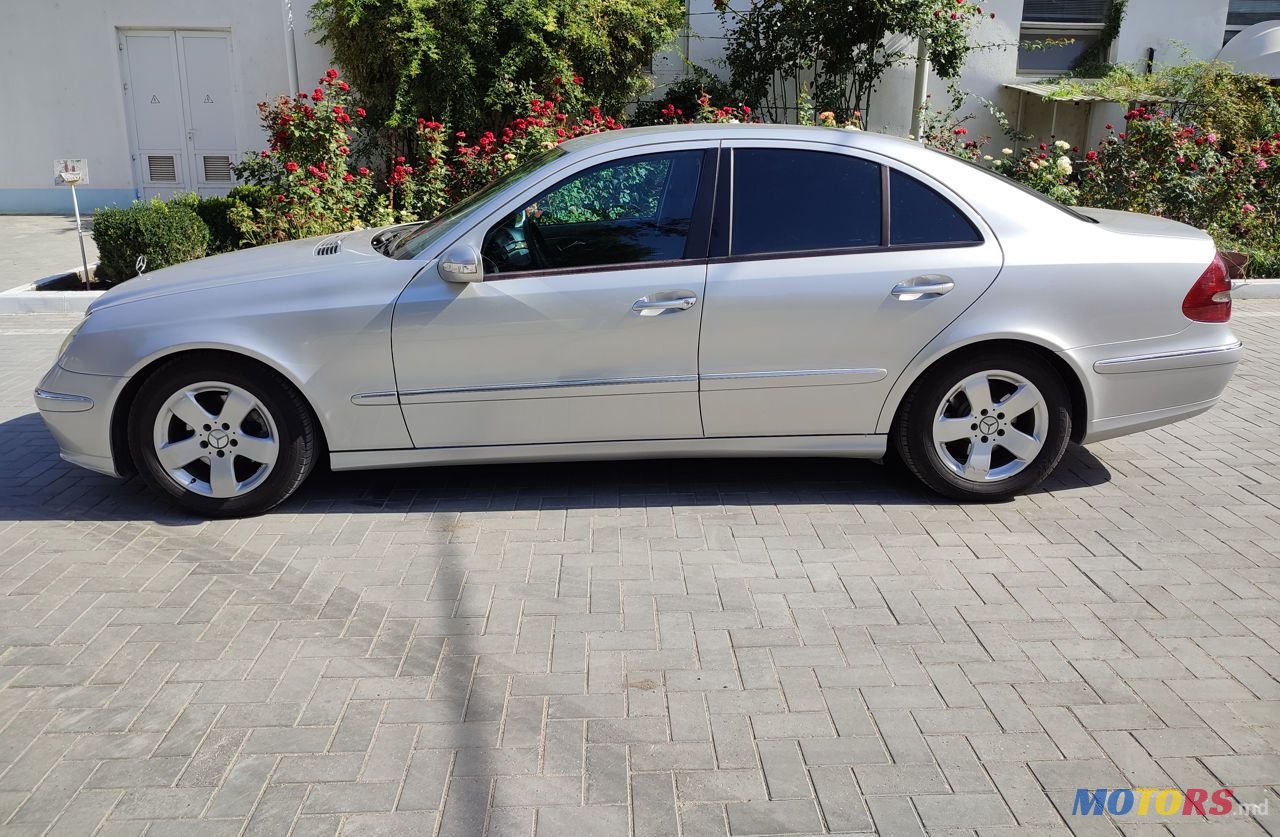 2004' Mercedes-Benz E Класс photo #2