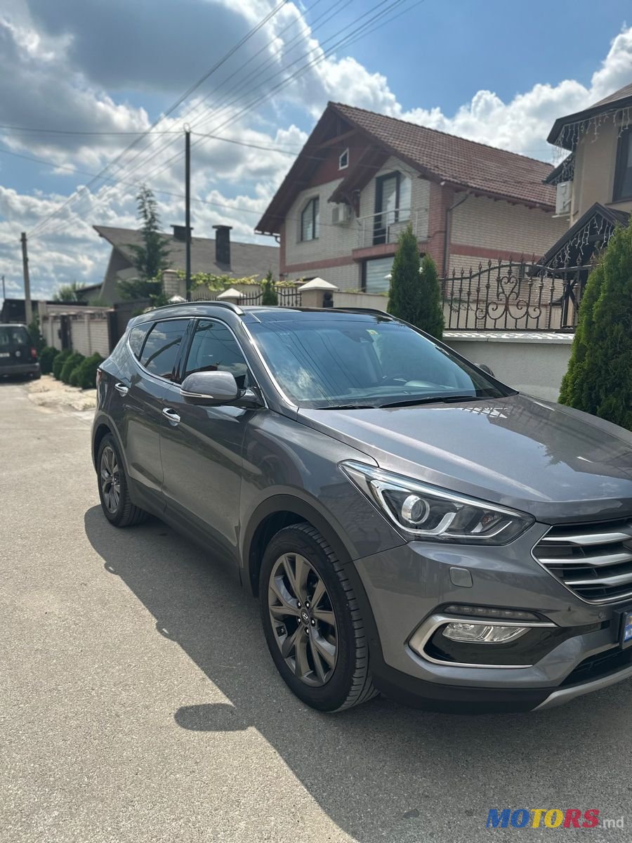 2017' Hyundai Santa Fe photo #4
