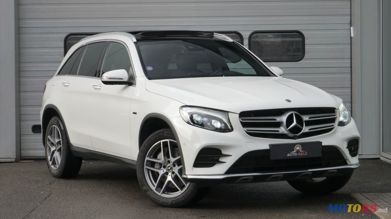 2017' Mercedes-Benz Glc photo #2