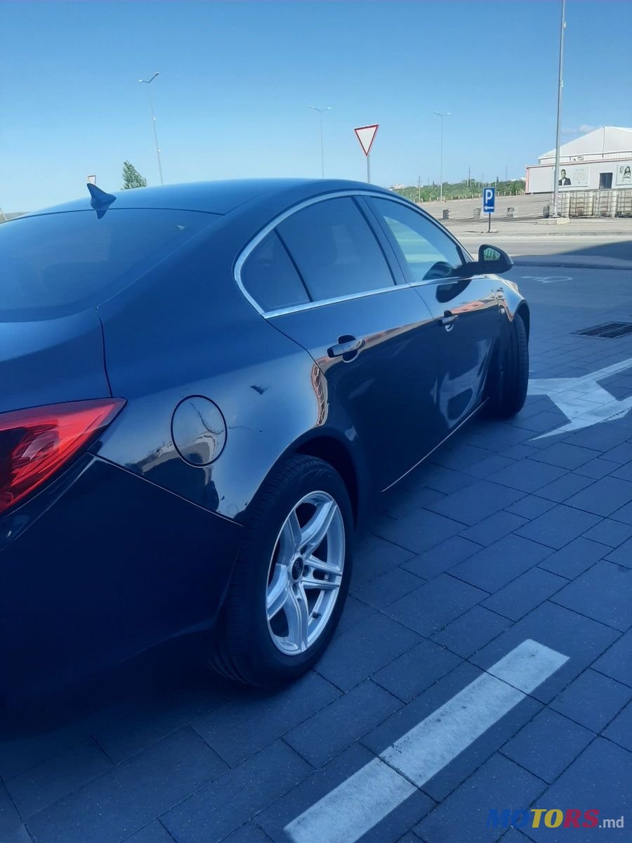 2011' Opel Insignia photo #4