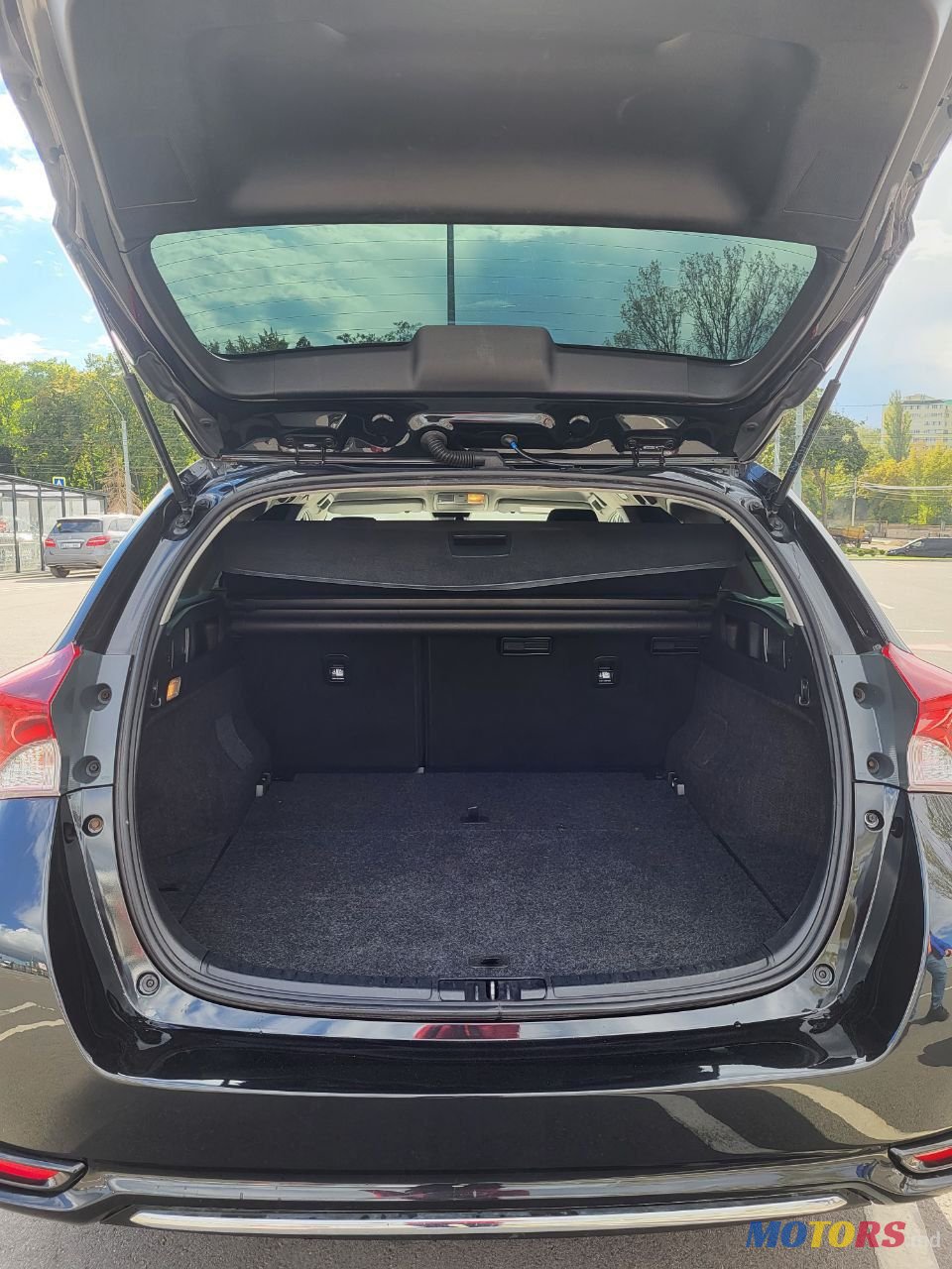 2018' Toyota Auris photo #3