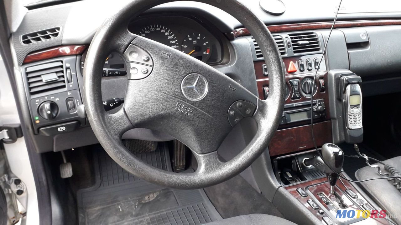 2002' Mercedes-Benz E-Class Wagon photo #3