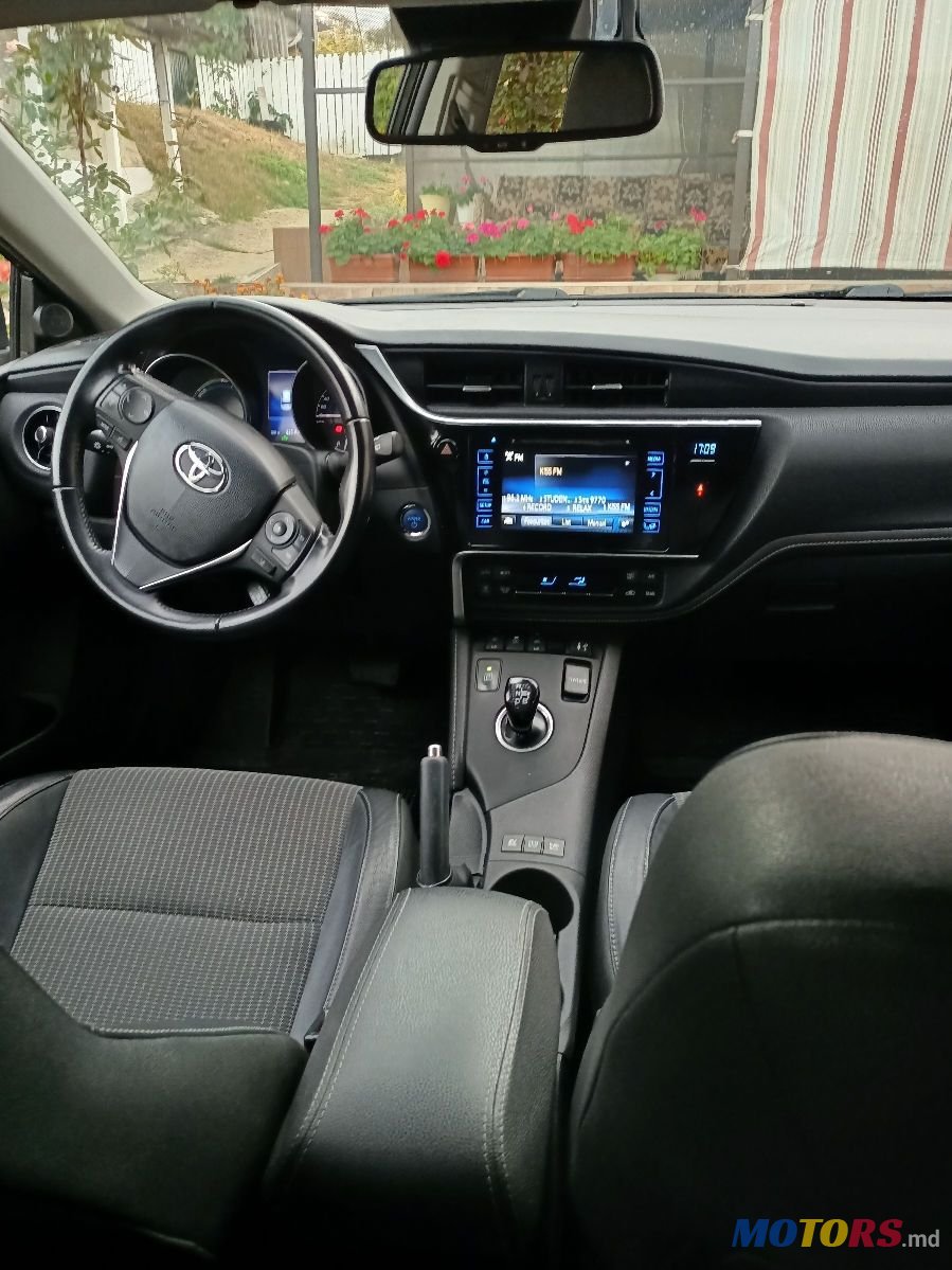 2016' Toyota Auris photo #3