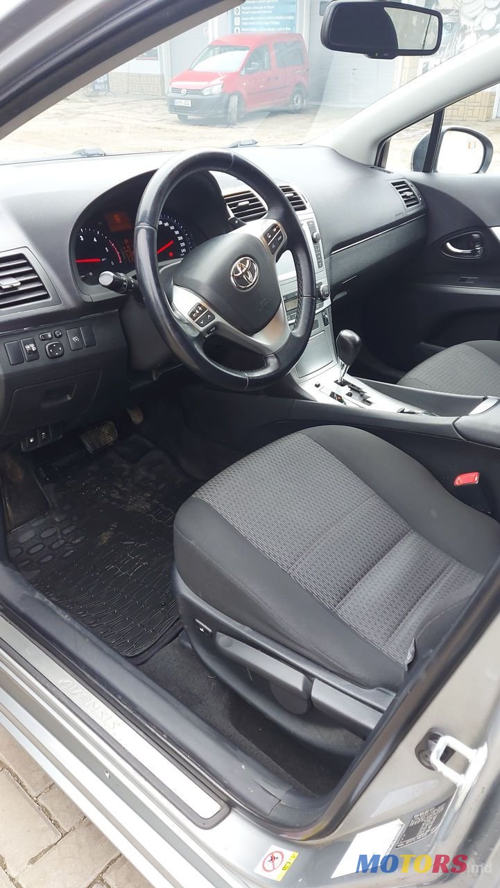 2014' Toyota Avensis photo #6