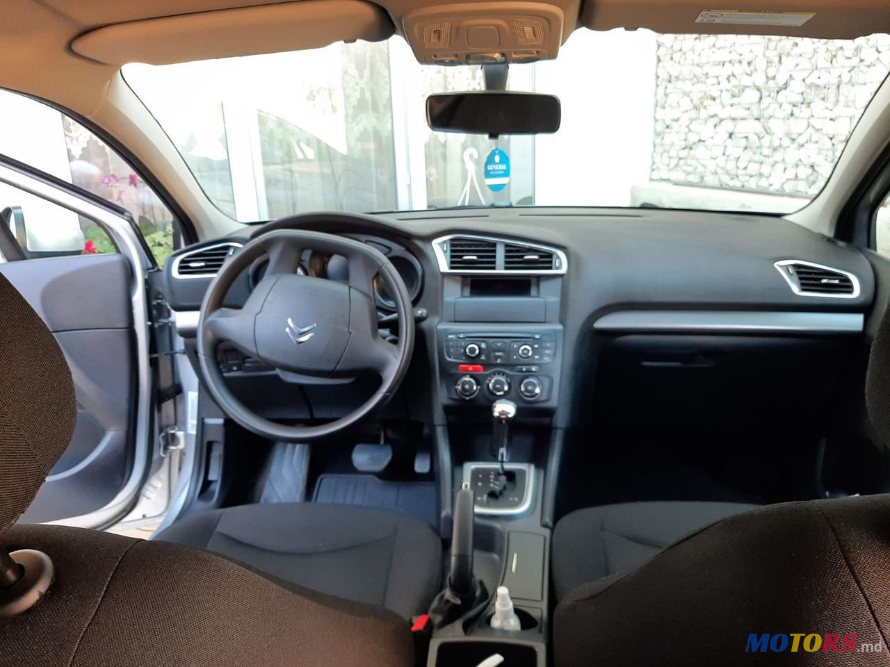 2014' Citroen C4 photo #5