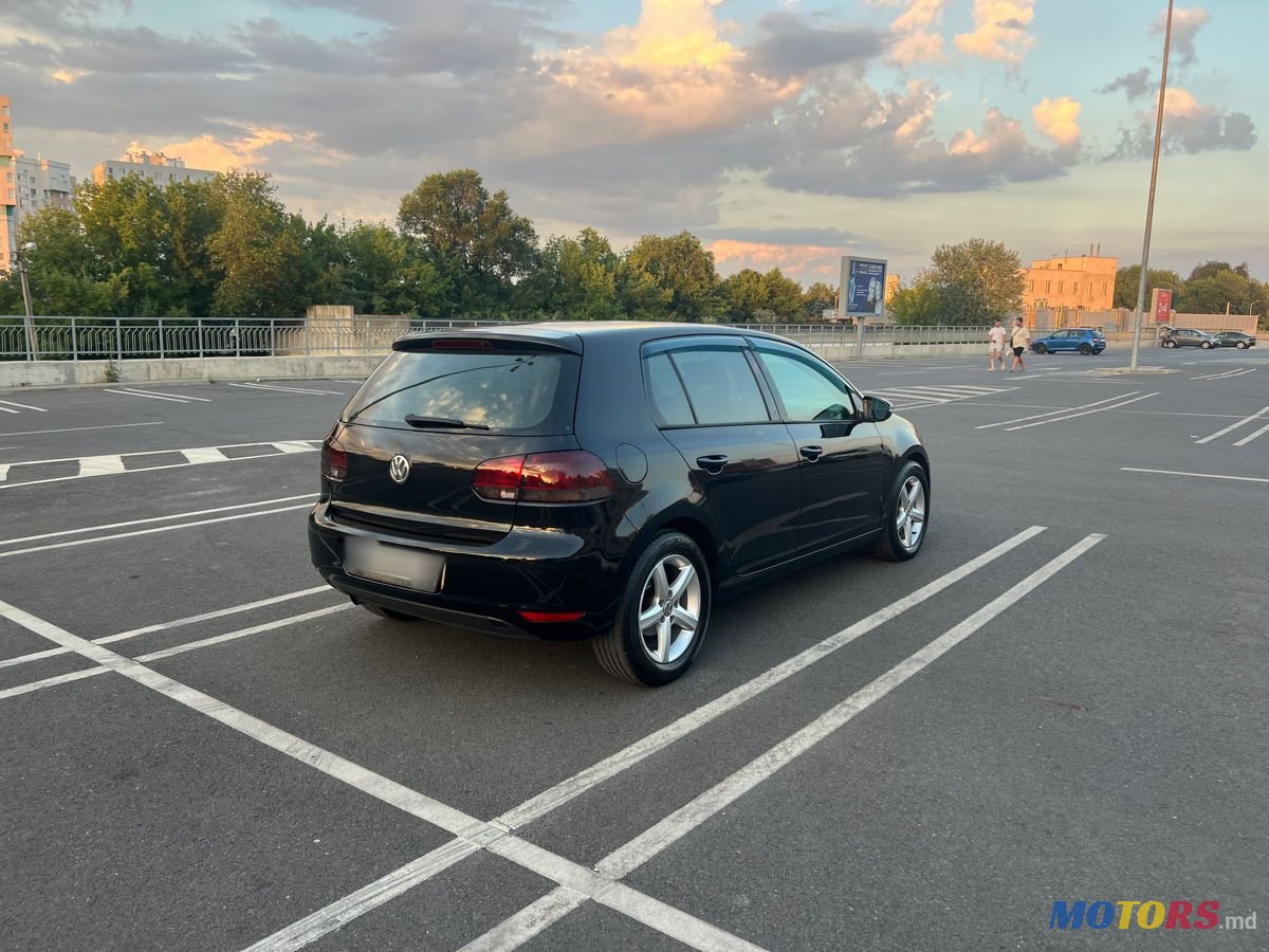 2010' Volkswagen Golf photo #4