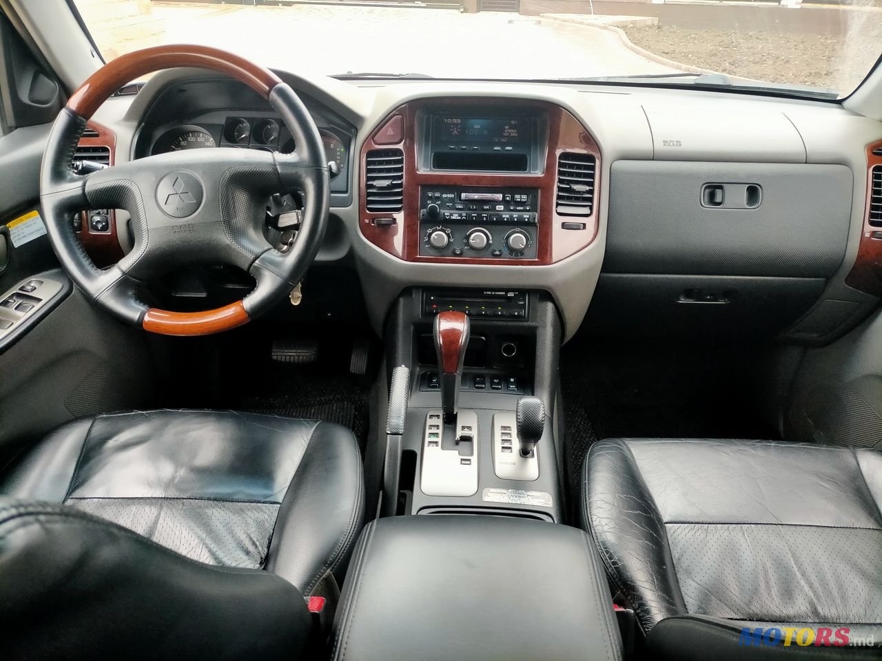 2003' Mitsubishi Pajero photo #6