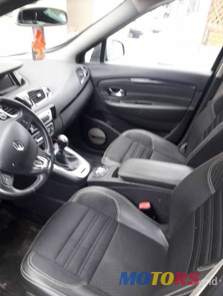 2014' Renault Grand Scenic photo #4