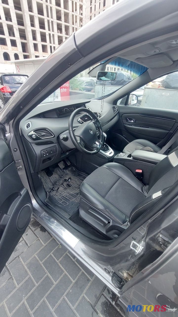 2012' Renault Scenic photo #4