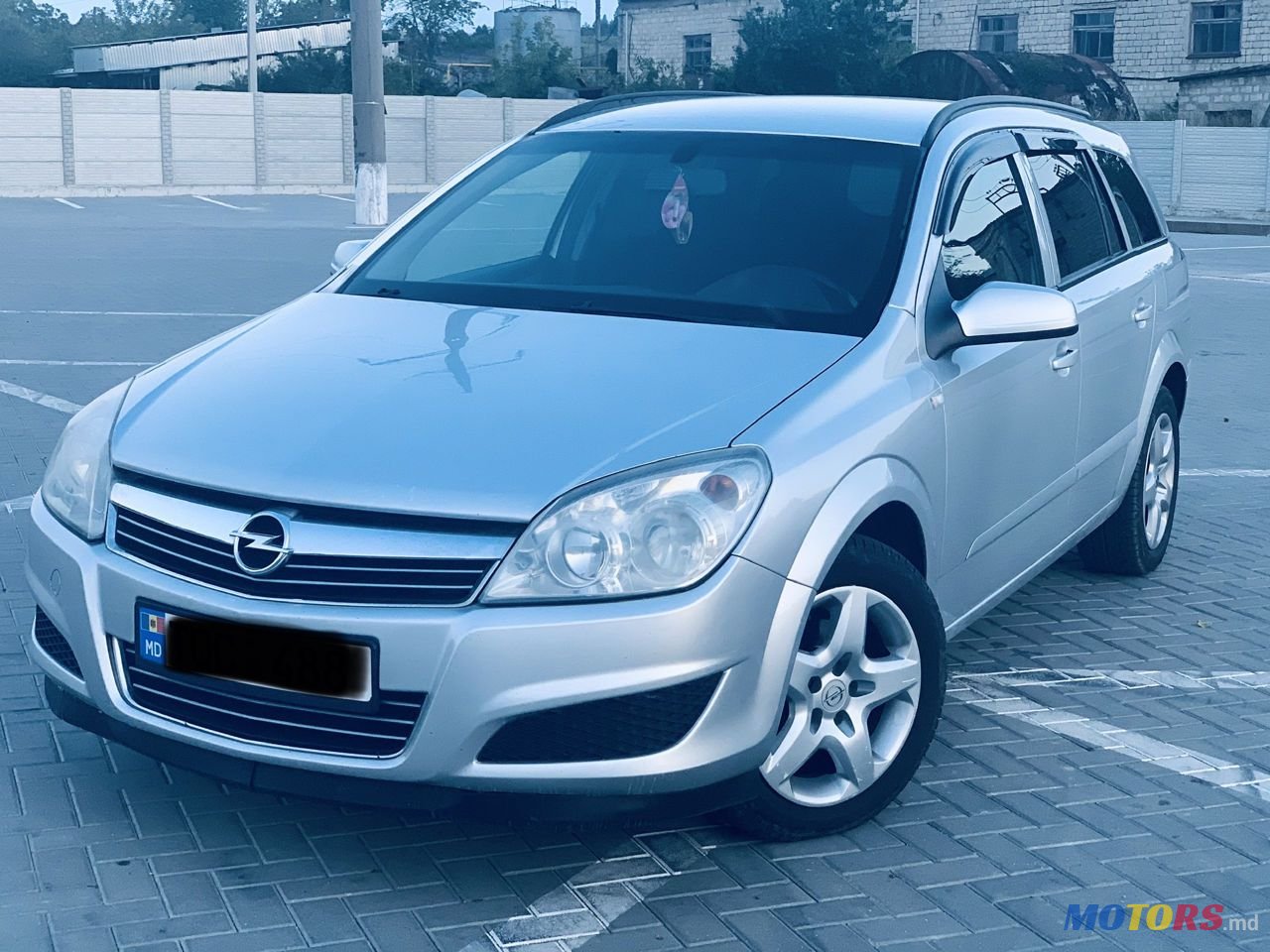 2008' Opel Astra photo #2