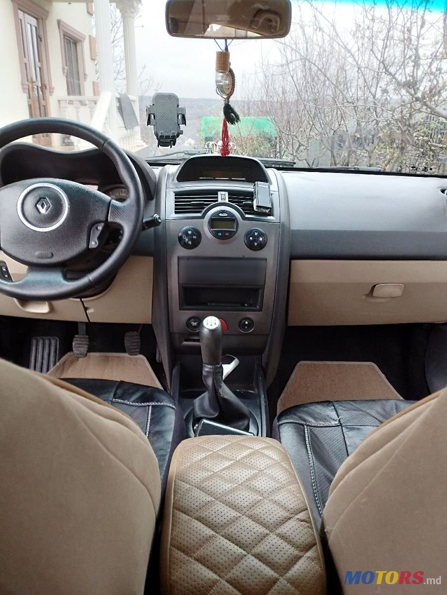 2008' Renault Megane photo #5