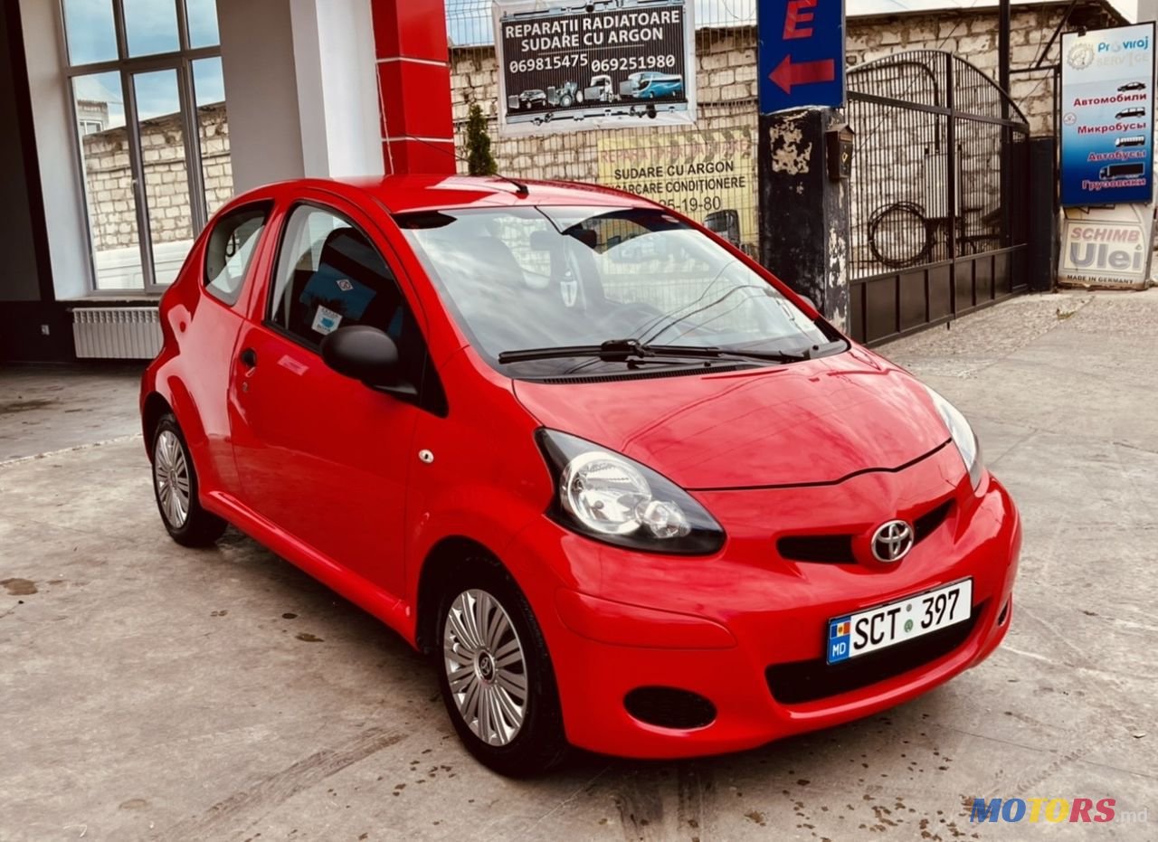 2012' Toyota Aygo photo #1