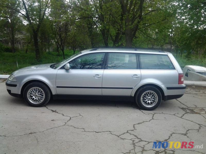 2005' Volkswagen Passat photo #4