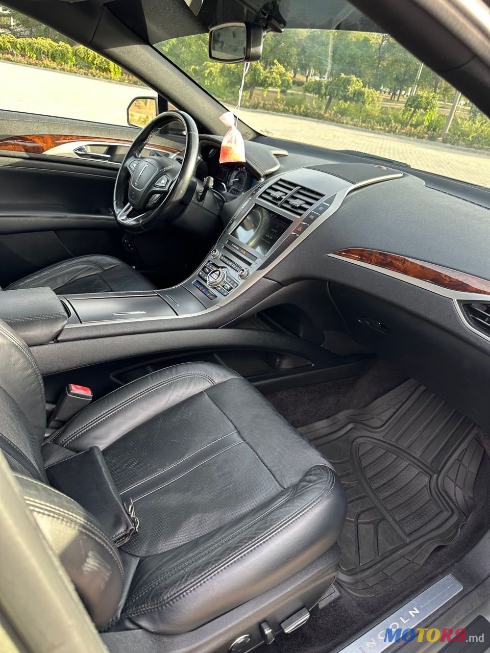 2017' Lincoln MKZ photo #4