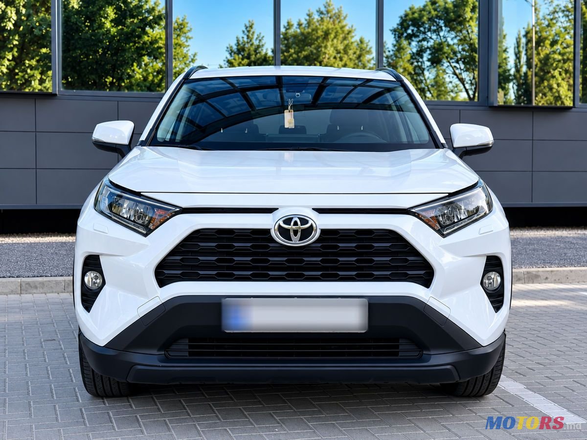 2020' Toyota RAV4 photo #2