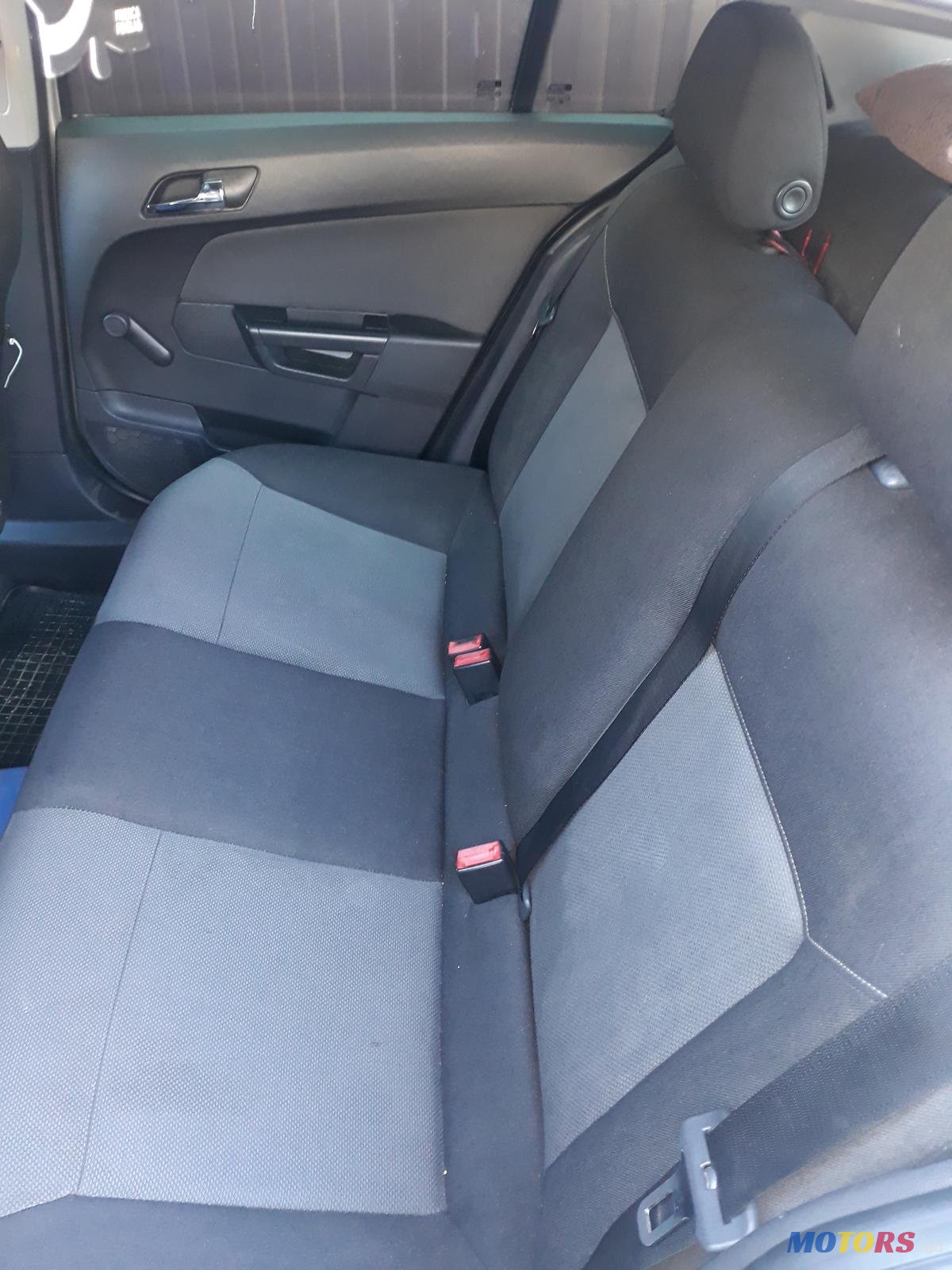 2006' Opel Astra H photo #5