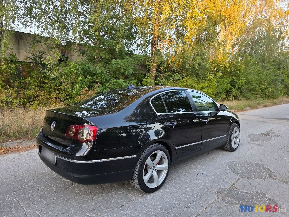 2010' Volkswagen Passat photo #5