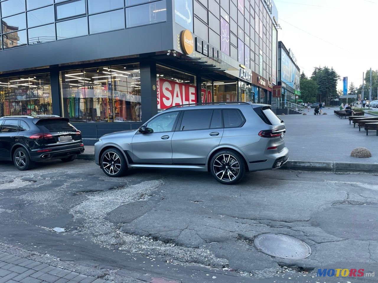 2023' BMW X7 photo #3