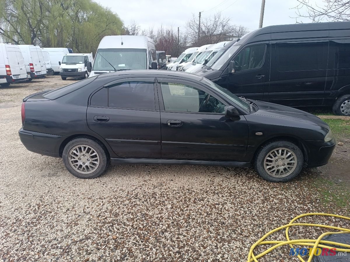 2001' Mitsubishi Carisma photo #3