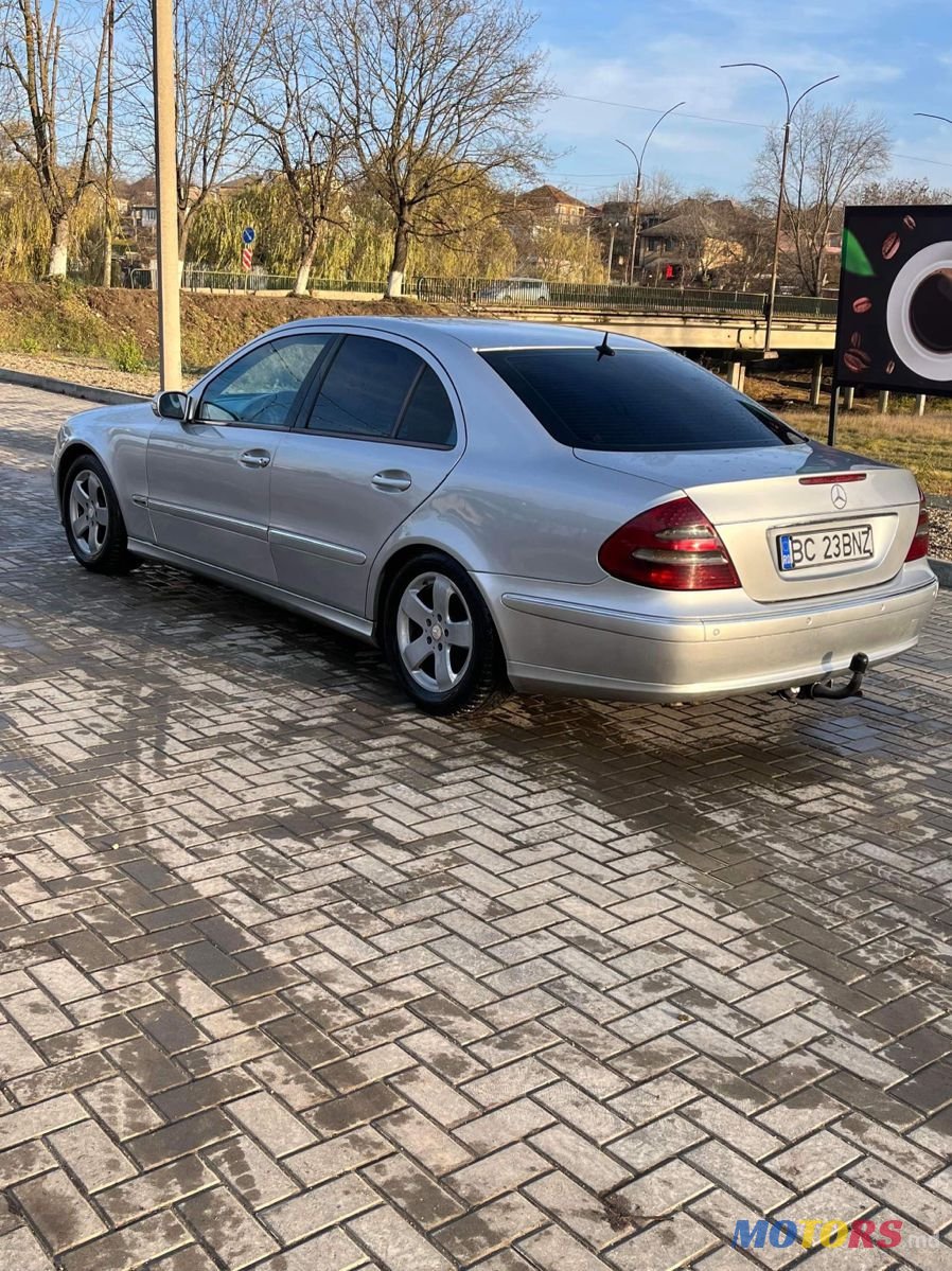 2005' Mercedes-Benz E Класс photo #3