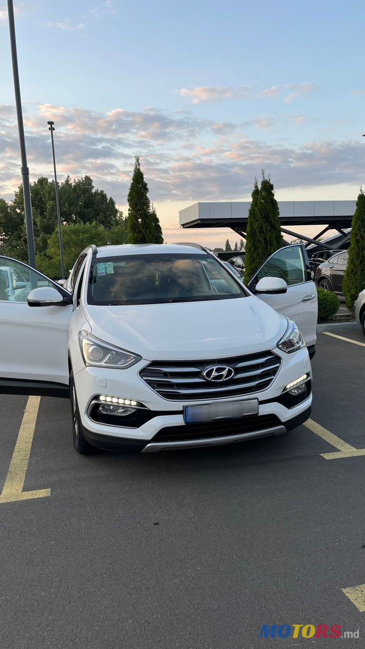 2017' Hyundai Santa Fe photo #1