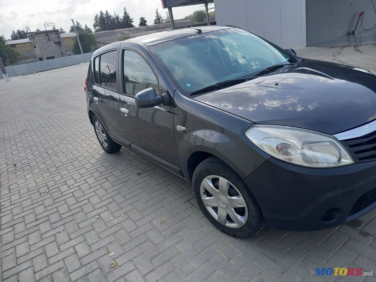 2008' Dacia Sandero photo #1