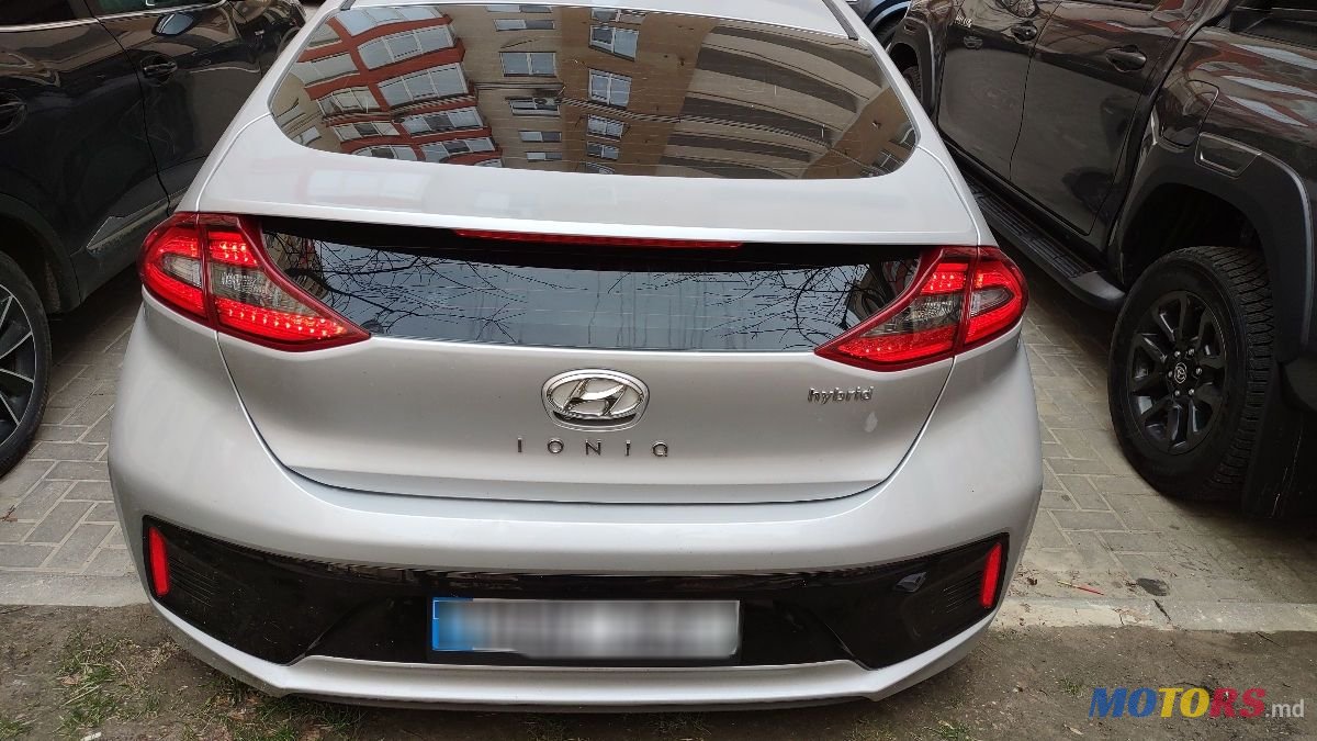 2016' Hyundai Ioniq photo #3