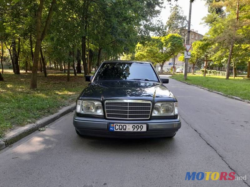 1995' Mercedes-Benz 124 photo #2