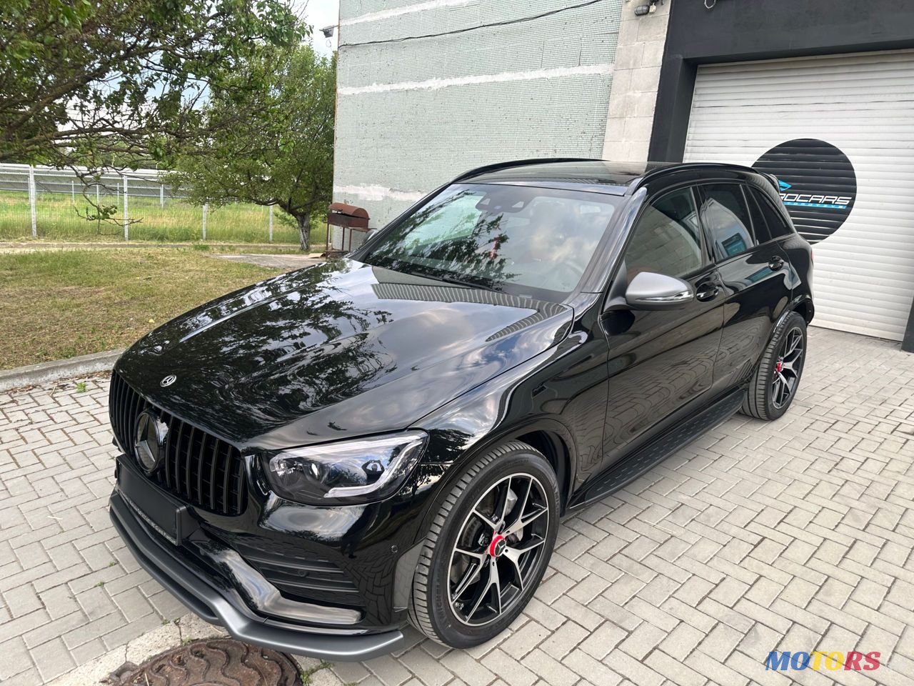 2019' Mercedes-Benz GLC photo #2