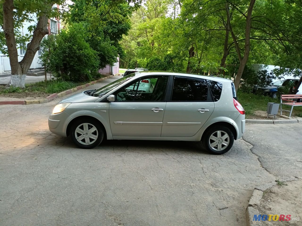 2004' Renault Scenic photo #2