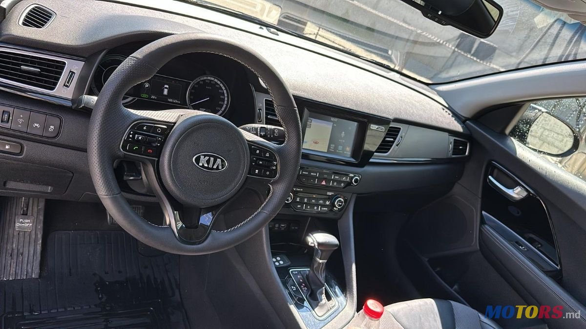 2016' Kia Niro photo #5