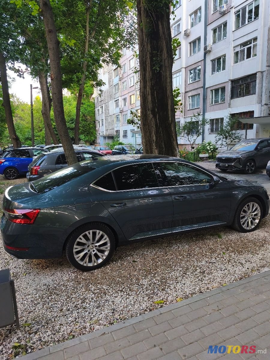 2020' Skoda Superb photo #4
