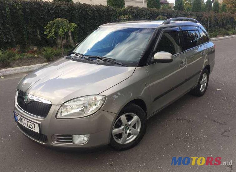 2009' Skoda Fabia photo #1