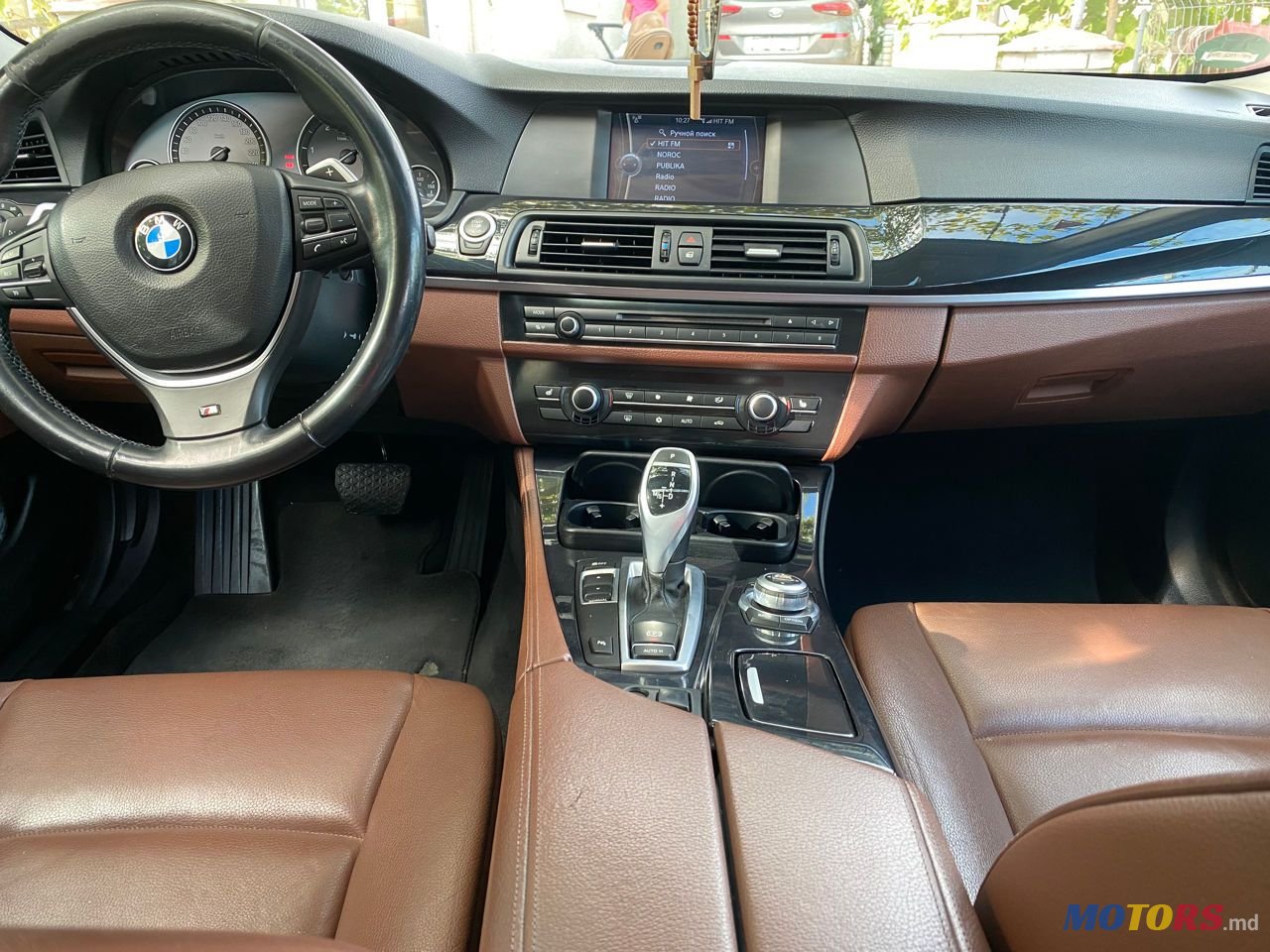 2010' BMW 5 Series photo #5