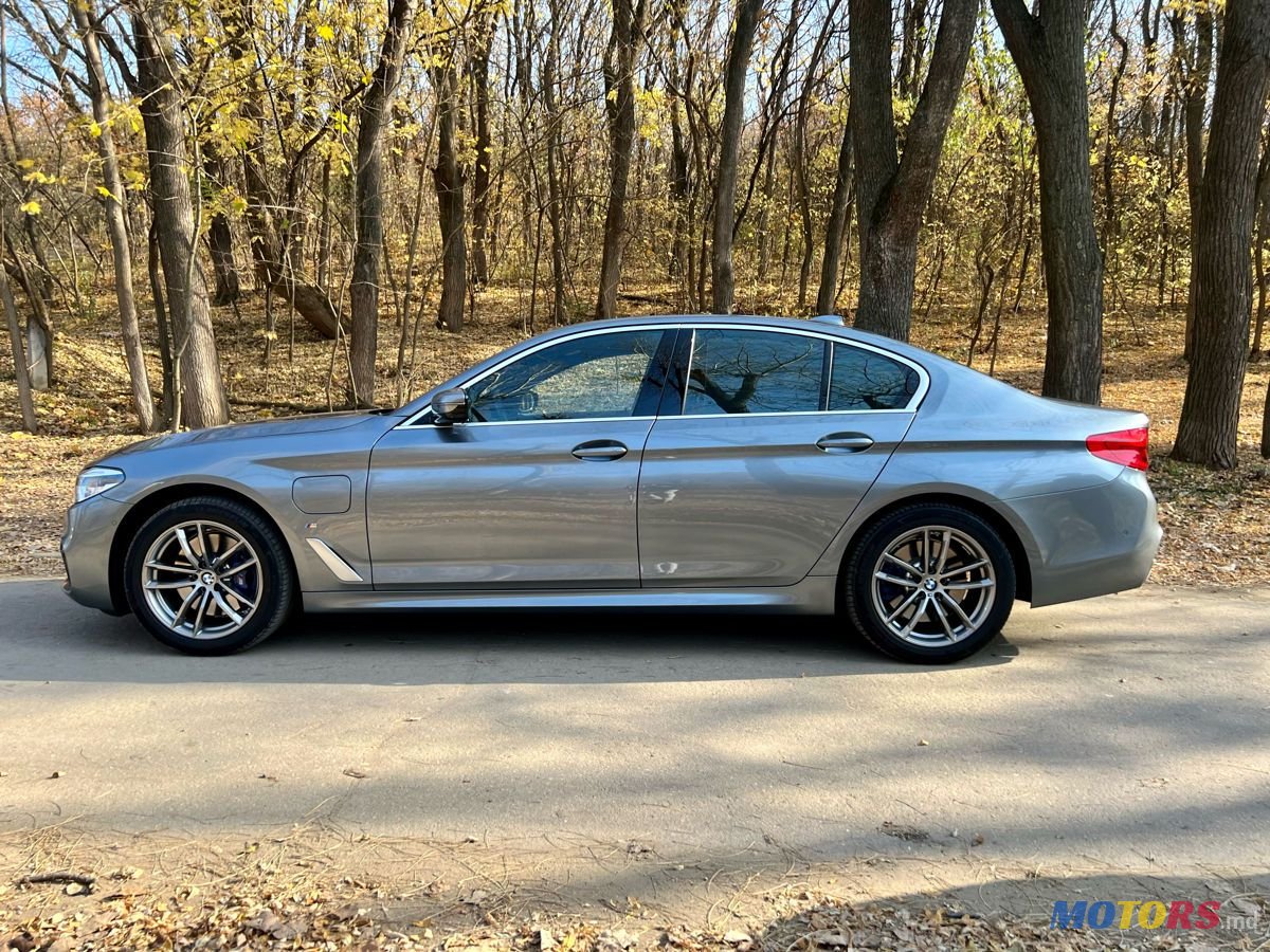 2020' BMW 5 Series photo #3