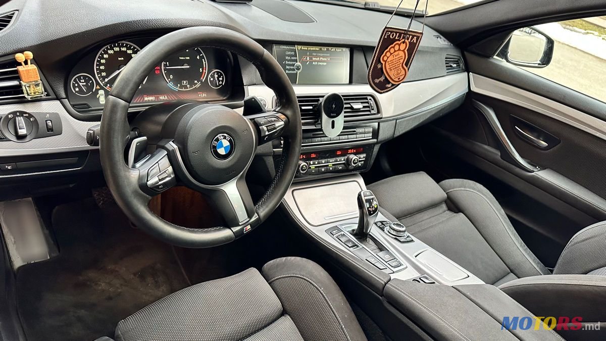 2011' BMW 5 Series photo #3