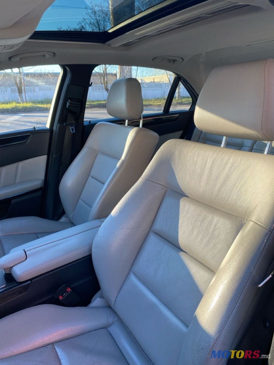 2011' Mercedes-Benz E-Class photo #4