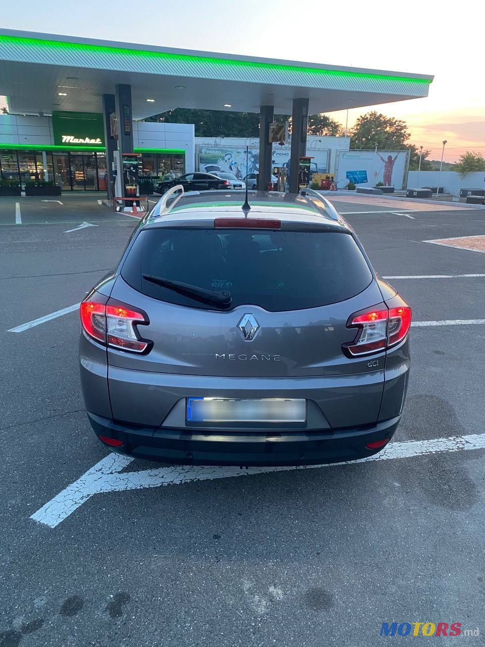 2012' Renault Megane photo #5